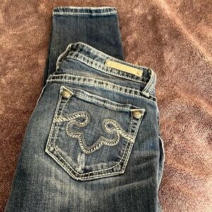 Limited Express Rerock Blue Skinny Straight Leg Jeans Classic Style size 2R